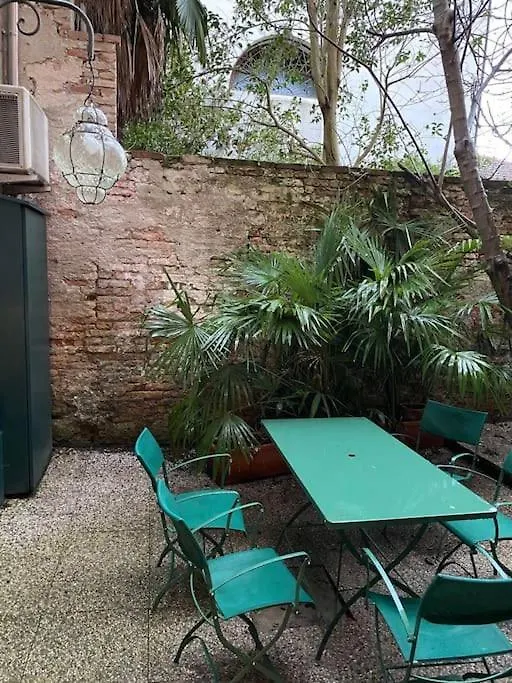 Calle Dei Furlani - Appartamento Con Cortile Venice